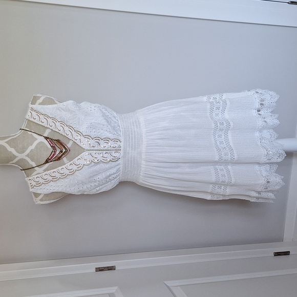 new collection Dresses & Skirts - NWOT[M] Ivory Dress Gold Accenct Brocade